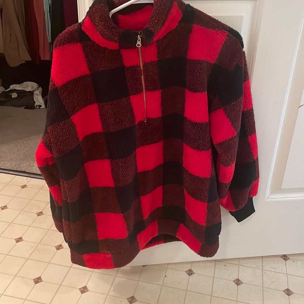 NWOT never worn women’s Buffalo check sweatshirt/jacket